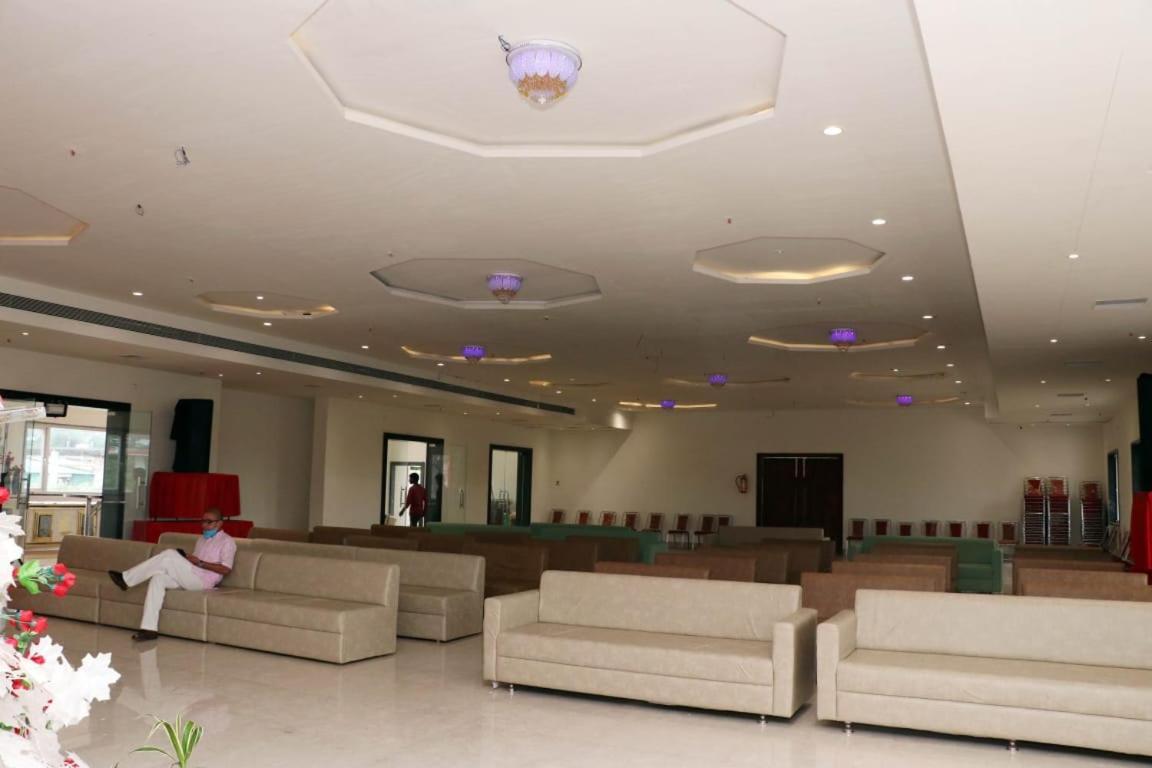 Hotel Savitri Signature Narsinghpur Exteriör bild